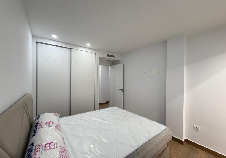 Segunda mano - Apartamento  - Torrevieja - Estacion De Autobuses
