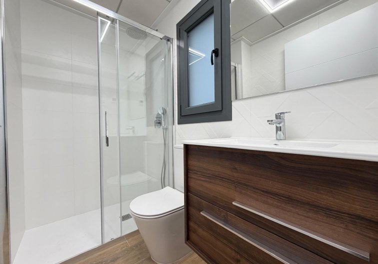 Segunda mano - Apartamento  - Torrevieja - Estacion De Autobuses