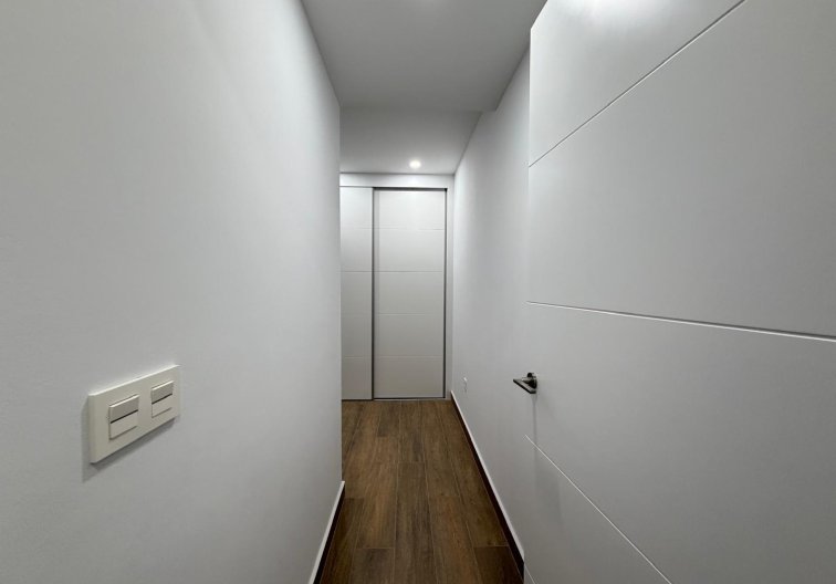 Segunda mano - Apartamento  - Torrevieja - Estacion De Autobuses