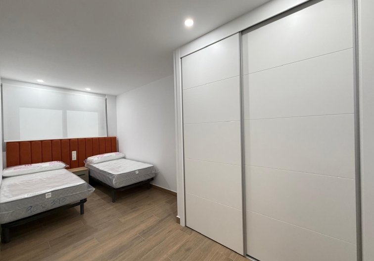 Segunda mano - Apartamento  - Torrevieja - Estacion De Autobuses
