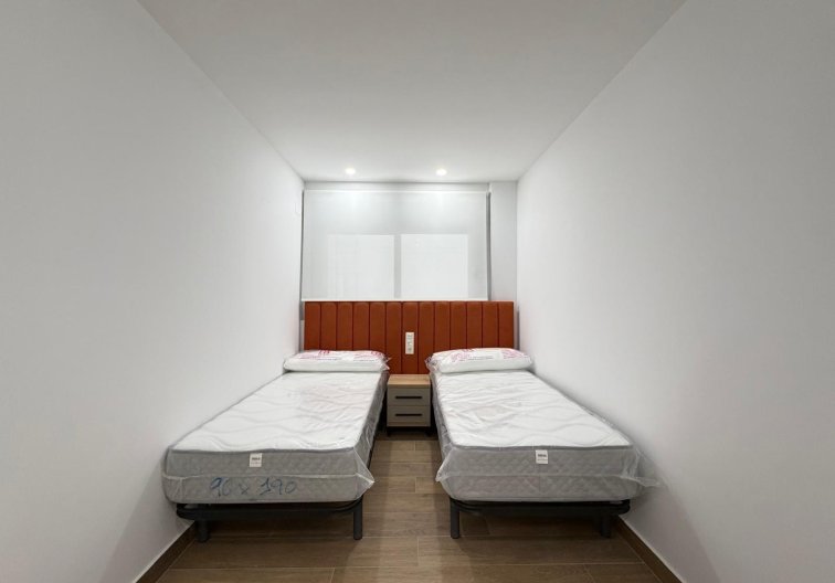 Segunda mano - Apartamento  - Torrevieja - Estacion De Autobuses