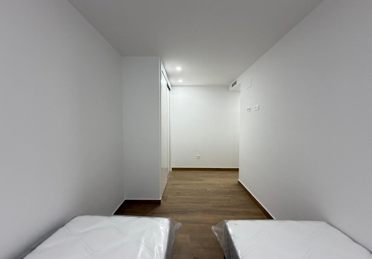 Segunda mano - Apartamento  - Torrevieja - Estacion De Autobuses