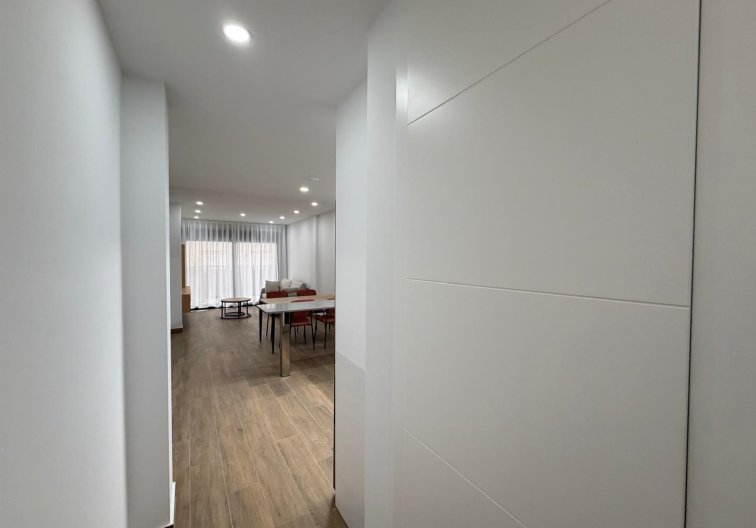 Segunda mano - Apartamento  - Torrevieja - Estacion De Autobuses