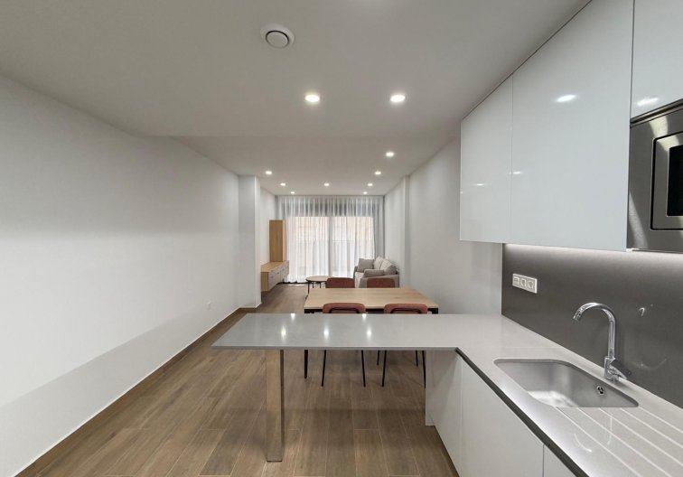 Segunda mano - Apartamento  - Torrevieja - Estacion De Autobuses