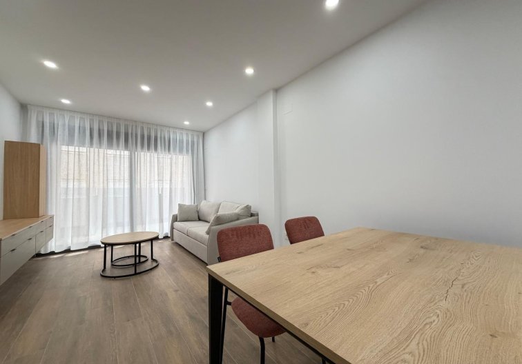 Segunda mano - Apartamento  - Torrevieja - Estacion De Autobuses