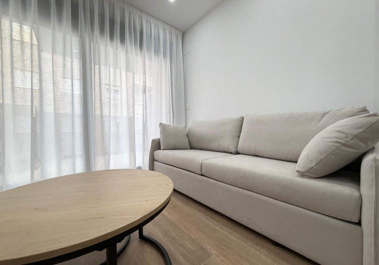 Segunda mano - Apartamento  - Torrevieja - Estacion De Autobuses