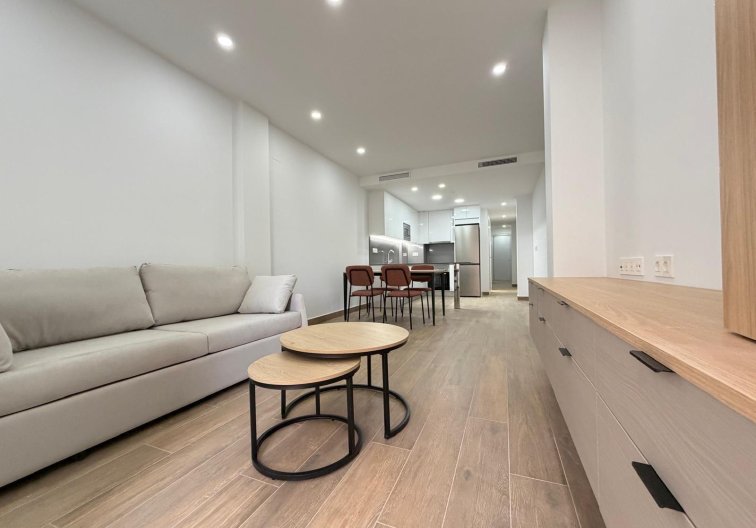 Segunda mano - Apartamento  - Torrevieja - Estacion De Autobuses
