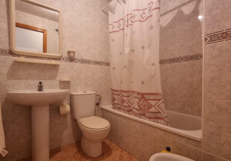 Segunda mano - Apartamento  - Torrevieja - Centro
