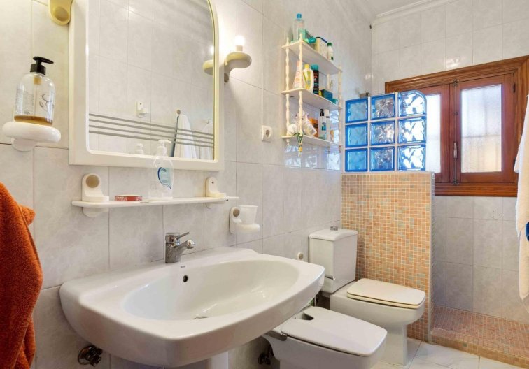 Segunda mano - villa - Torrevieja - Los Balcones 