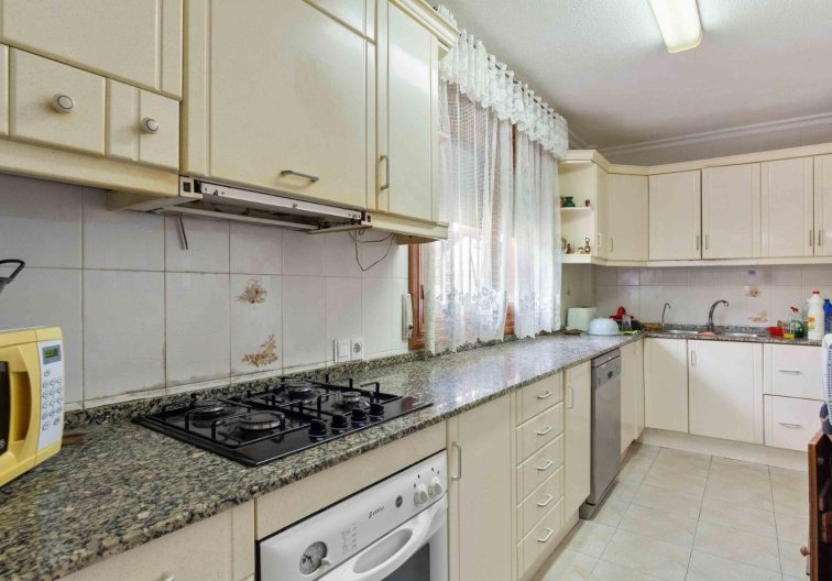 Segunda mano - villa - Torrevieja - Los Balcones 