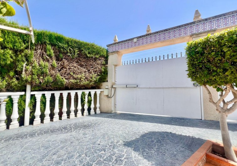 Segunda mano - villa - Torrevieja - Los Balcones - Los Altos Del Edén