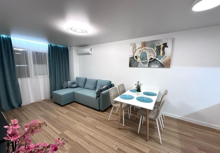 Segunda mano - Apartamento  - Torrevieja - Estacion De Autobuses