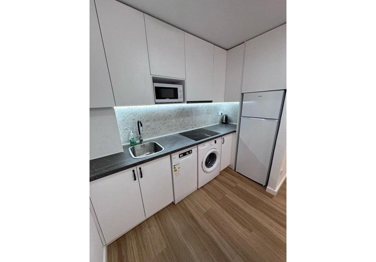 Segunda mano - Apartamento  - Torrevieja - Estacion De Autobuses