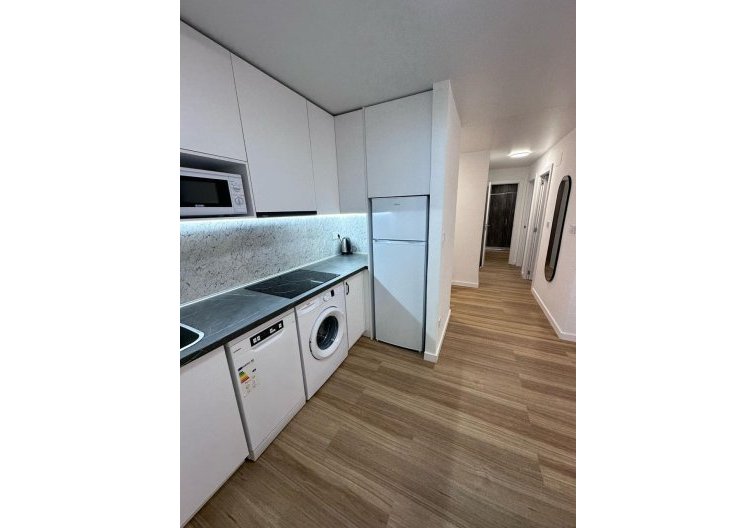 Segunda mano - Apartamento  - Torrevieja - Estacion De Autobuses