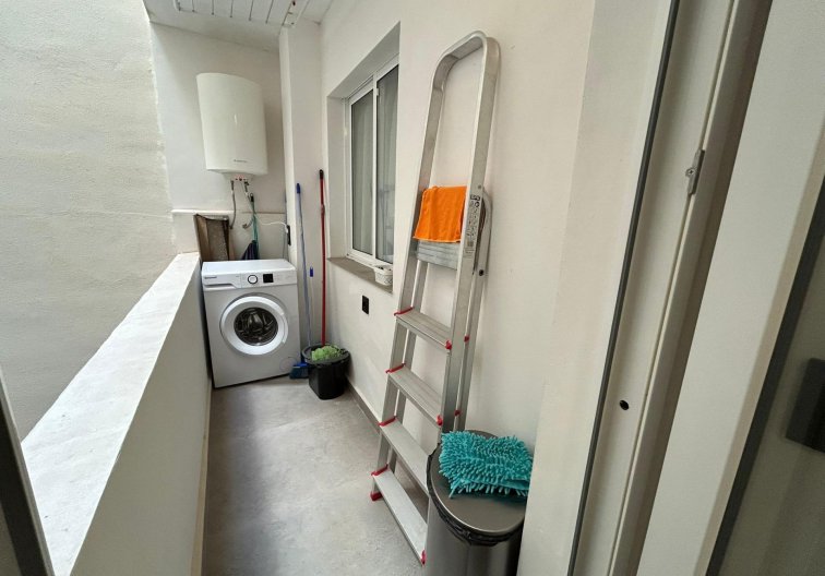 Segunda mano - Apartamento  - Torrevieja - Estacion De Autobuses