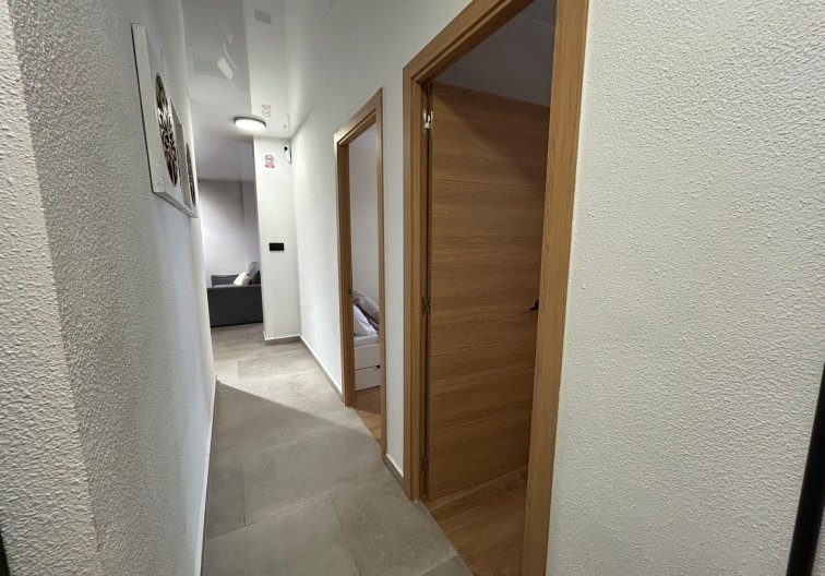 Segunda mano - Apartamento  - Torrevieja - Estacion De Autobuses