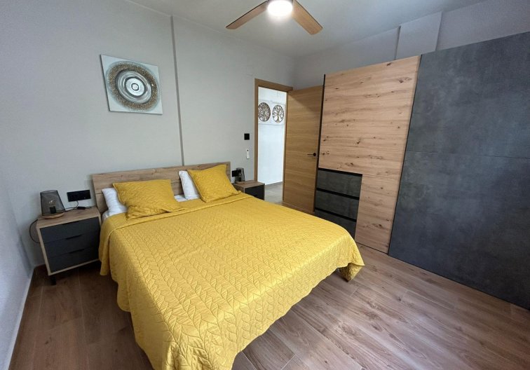 Segunda mano - Apartamento  - Torrevieja - Estacion De Autobuses