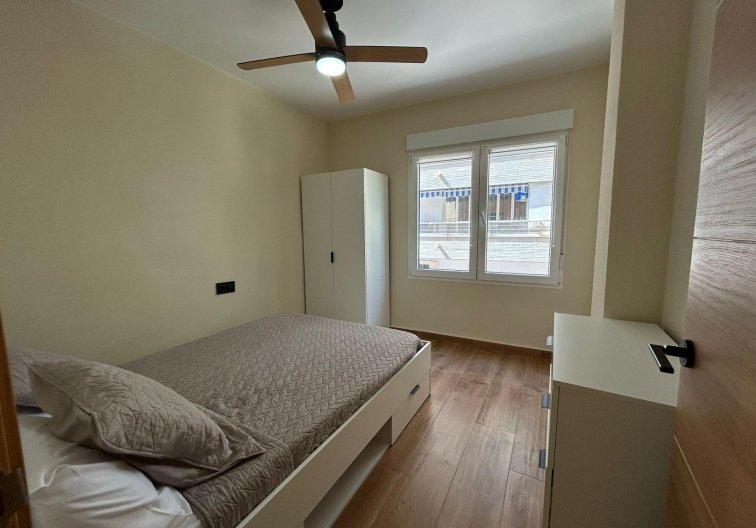 Segunda mano - Apartamento  - Torrevieja - Estacion De Autobuses