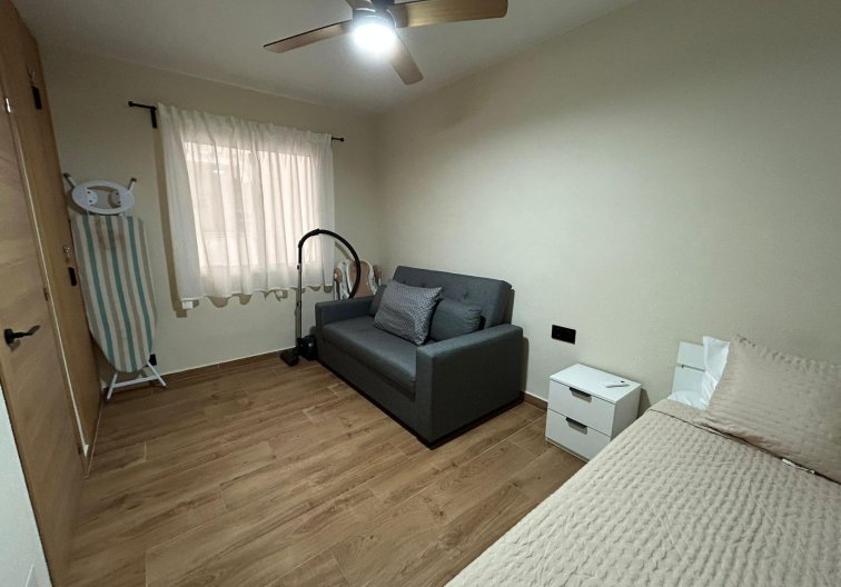 Segunda mano - Apartamento  - Torrevieja - Estacion De Autobuses