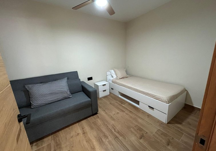 Segunda mano - Apartamento  - Torrevieja - Estacion De Autobuses