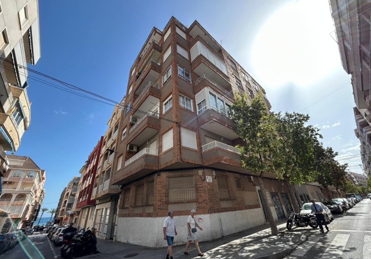 Segunda mano - Apartamento  - Torrevieja - Estacion De Autobuses
