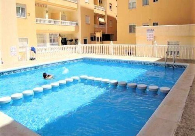 Segunda mano - Apartamento  - Torrevieja - Centro