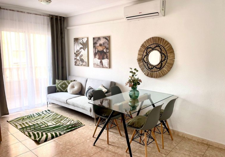 Segunda mano - Apartamento  - Torrevieja - Centro