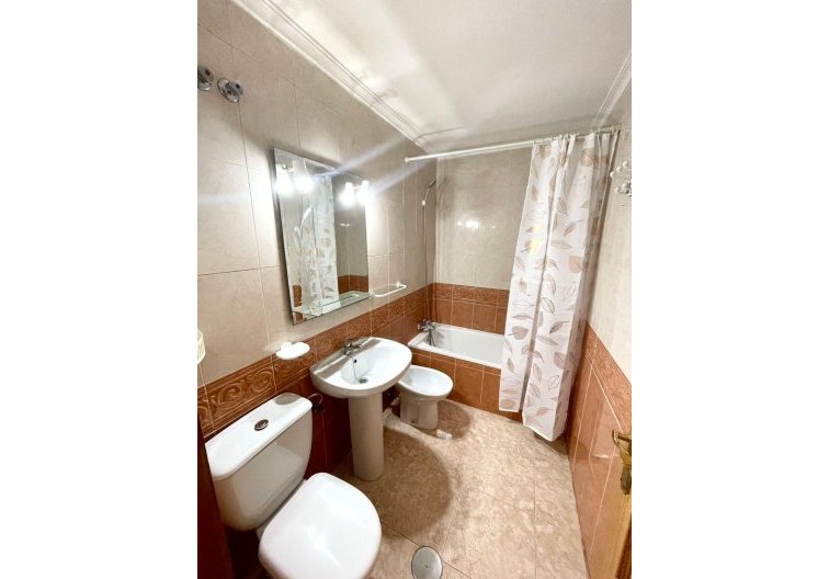 Segunda mano - Apartamento  - Torrevieja - Centro