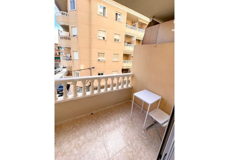 Segunda mano - Apartamento  - Torrevieja - Centro