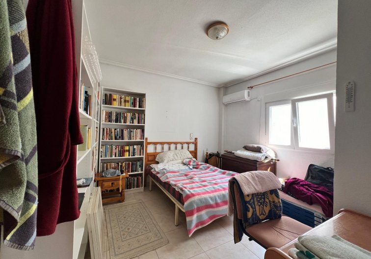 Segunda mano - Apartamento  - Torrevieja - Centro