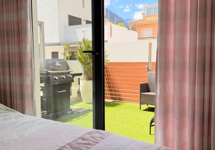 Segunda mano - villa - Torrevieja - Aguas Nuevas