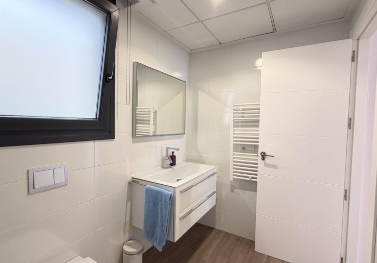 Segunda mano - villa - Torrevieja - Aguas Nuevas