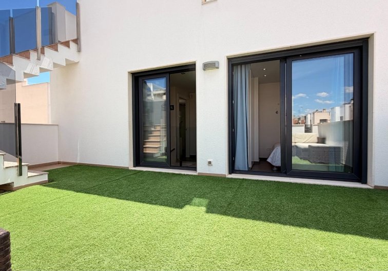 Segunda mano - villa - Torrevieja - Aguas Nuevas