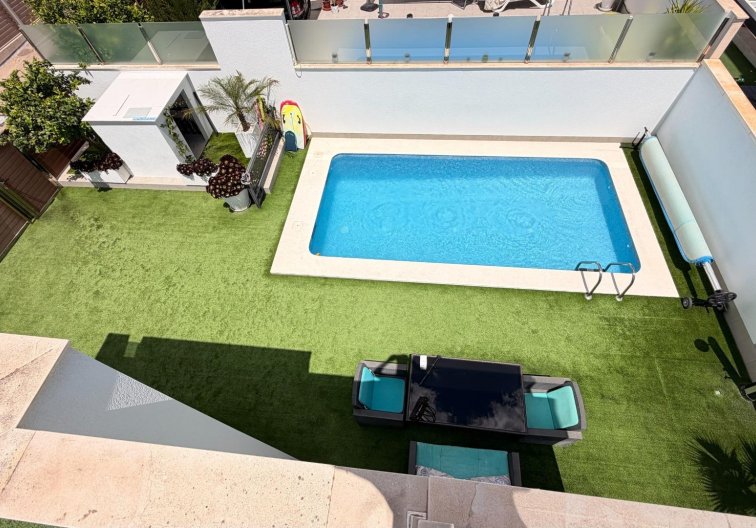 Segunda mano - villa - Torrevieja - Aguas Nuevas