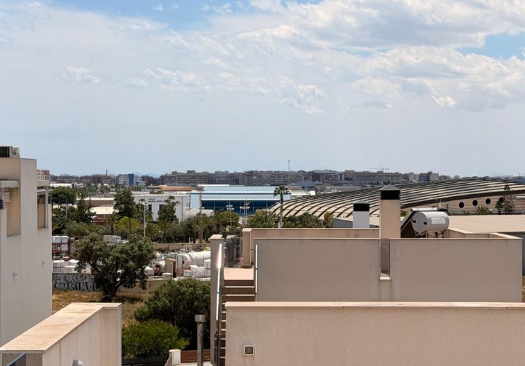 Segunda mano - villa - Torrevieja - Aguas Nuevas