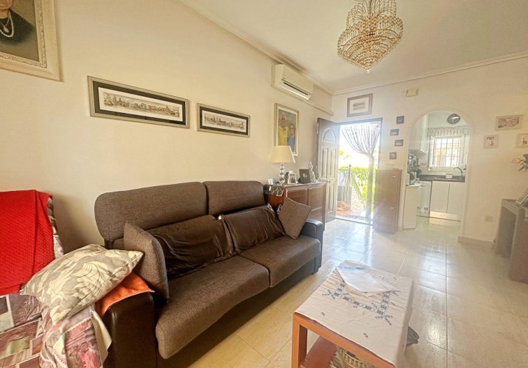 Segunda mano - Bungalow - Torrevieja - Aguas Nuevas