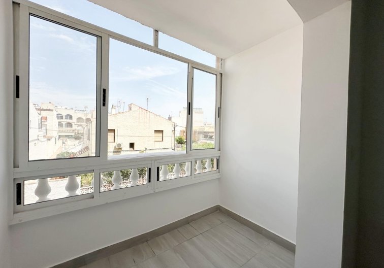 Segunda mano - Apartamento  - Torrevieja - Centro