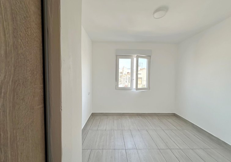 Segunda mano - Apartamento  - Torrevieja - Centro