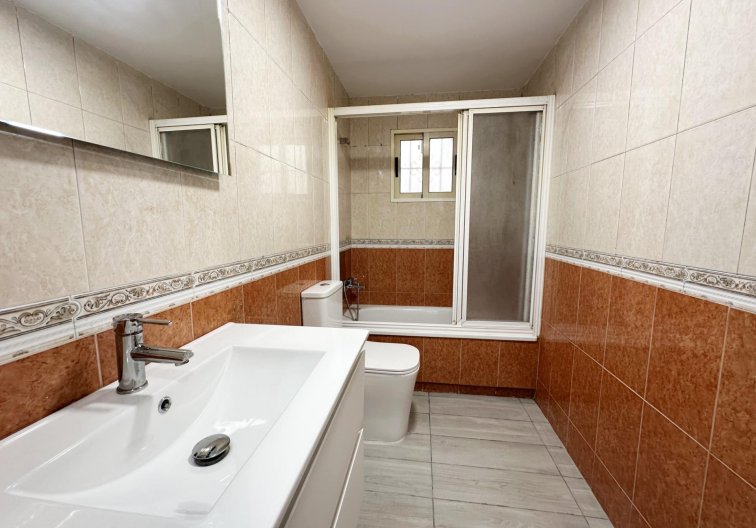 Segunda mano - Apartamento  - Torrevieja - Centro