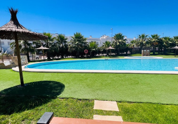 Segunda mano - Apartamento  - Vistabella Golf Entre Naranjos - Inland