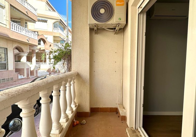 Segunda mano - Apartamento  - Torrevieja - La Mata Pueblo