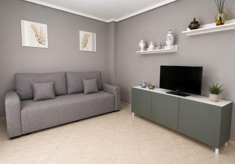 Segunda mano - Apartamento  - Torrevieja - Estacion De Autobuses