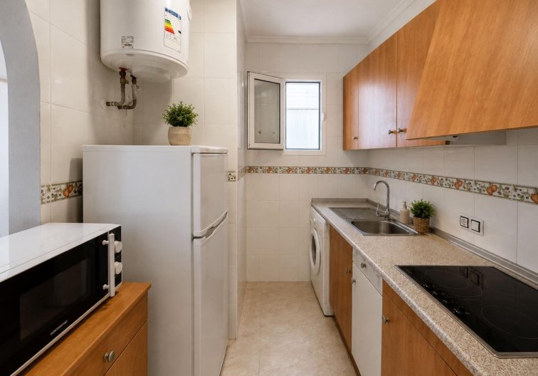 Segunda mano - Apartamento  - Torrevieja - Estacion De Autobuses