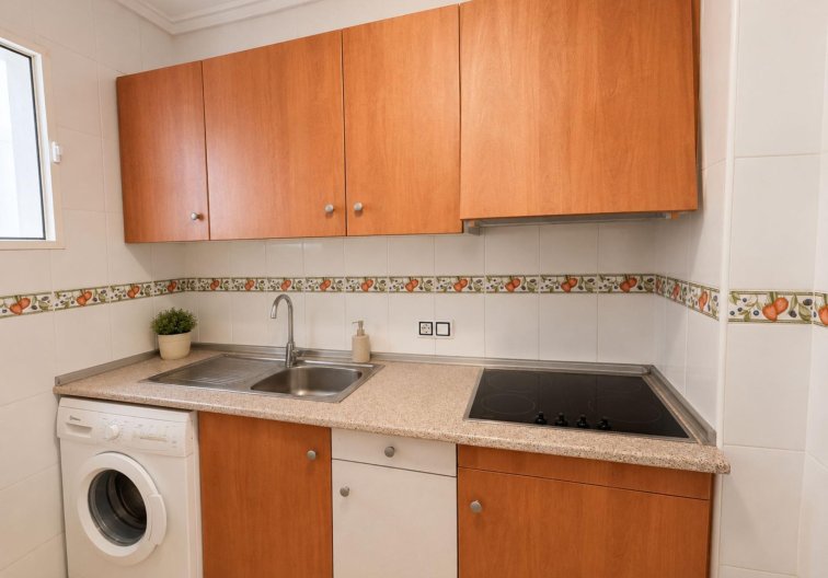 Segunda mano - Apartamento  - Torrevieja - Estacion De Autobuses