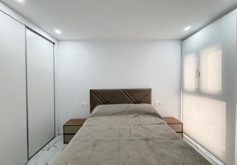 Segunda mano - Apartamento  - Torrevieja - Estacion De Autobuses