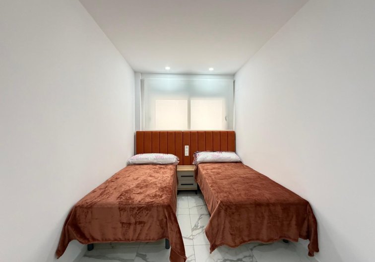 Segunda mano - Apartamento  - Torrevieja - Estacion De Autobuses