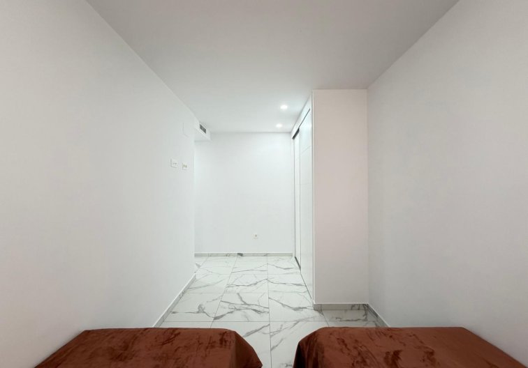 Segunda mano - Apartamento  - Torrevieja - Estacion De Autobuses