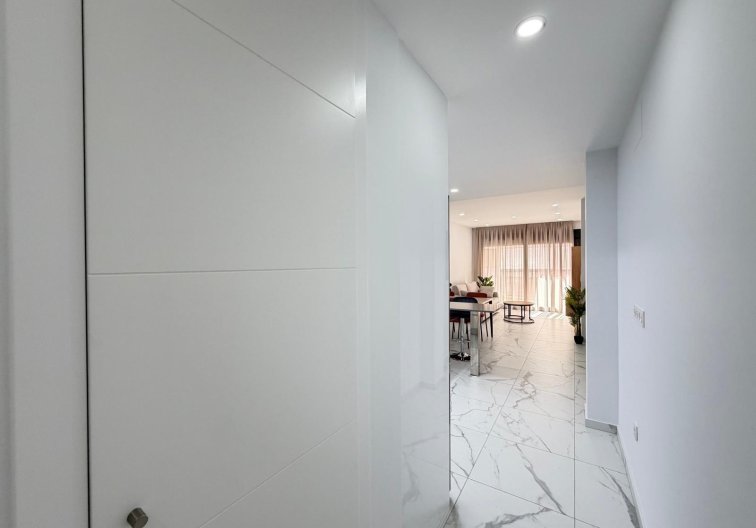Segunda mano - Apartamento  - Torrevieja - Estacion De Autobuses