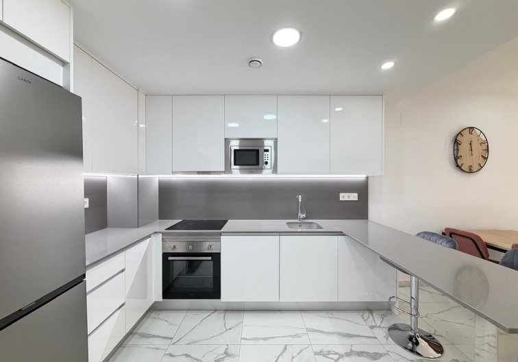 Segunda mano - Apartamento  - Torrevieja - Estacion De Autobuses