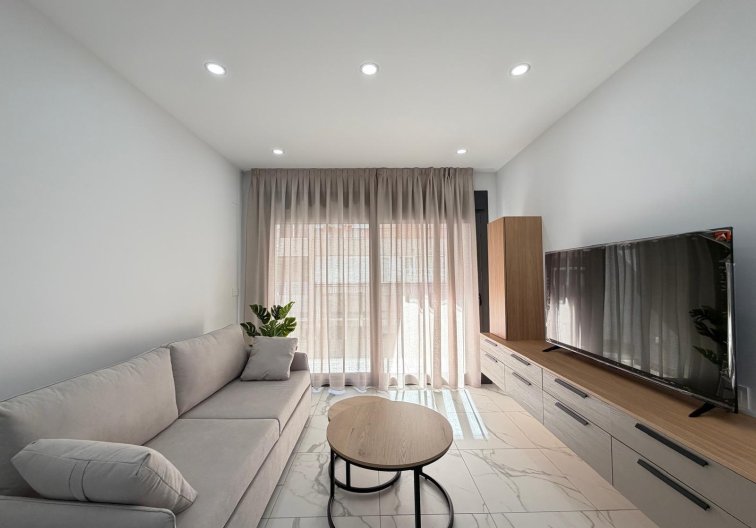 Segunda mano - Apartamento  - Torrevieja - Estacion De Autobuses